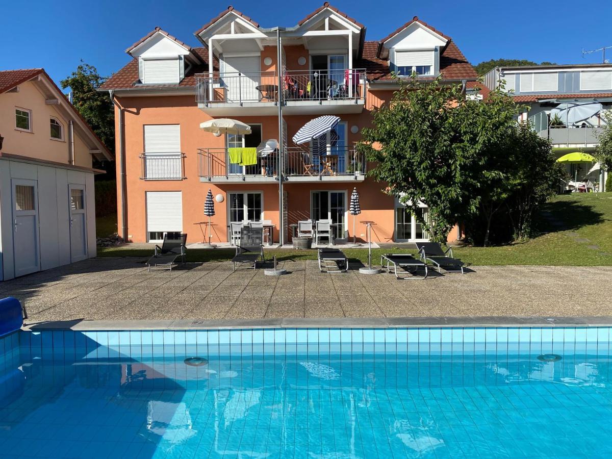 Die Seeblume - Ferienwohnung Mit Pool Und Seeblick Bodman-Ludwigshafen Dış mekan fotoğraf